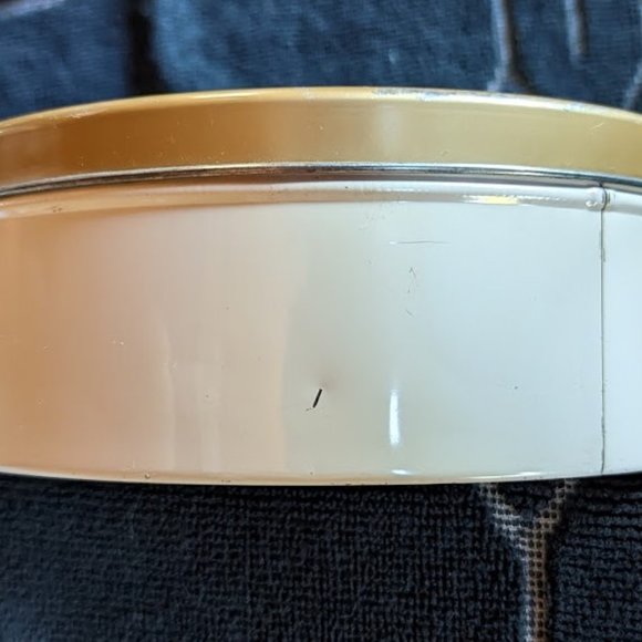 Lot of 2 Vintage Christmas Tins – Large Tin 1970s Small Tin 1990s - Picture 3 of 10